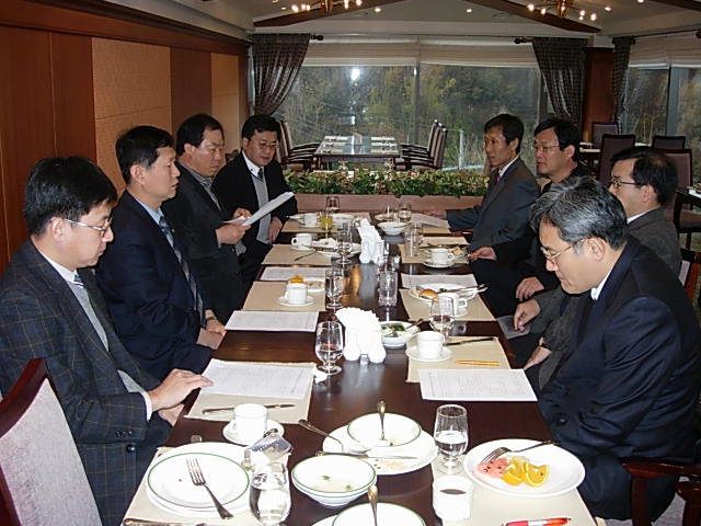 HDC 2007 협조를 위한 지역 치과대학 및 병원 간담회 개최 첨부파일 : 1158246000_147.jpg
