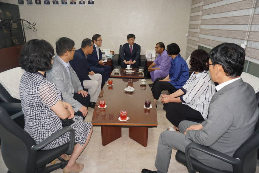 유니버설문화원 쌀 지원 첨부파일 : 1530164247_1.jpg