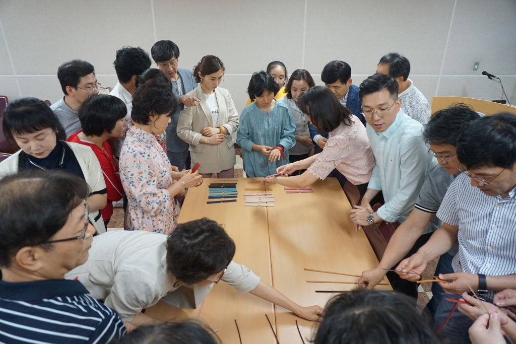 2019 벨루어 김민수 대표와 함께하는 가죽소품 만들기 문화행사 첨부파일 : 1560819942.jpg