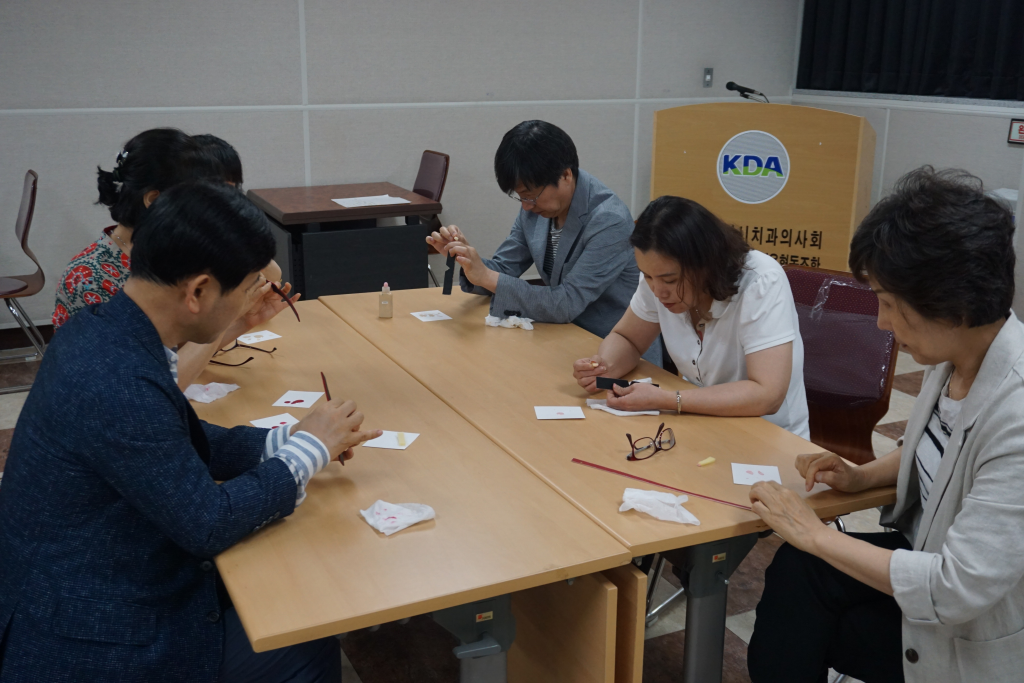 2019 벨루어 김민수 대표와 함께하는 가죽소품 만들기 문화행사 첨부파일 : 1560819944.jpg