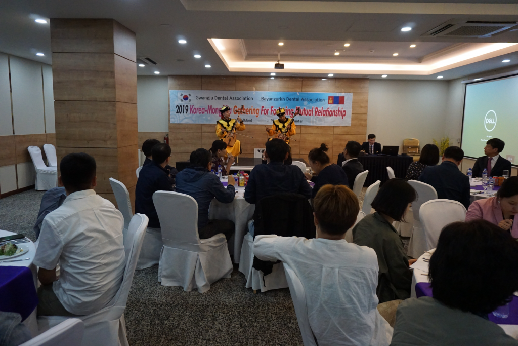 몽골 바양주르흐구치과의사회와 친선교류 방문 첨부파일 : 1562231722.jpg