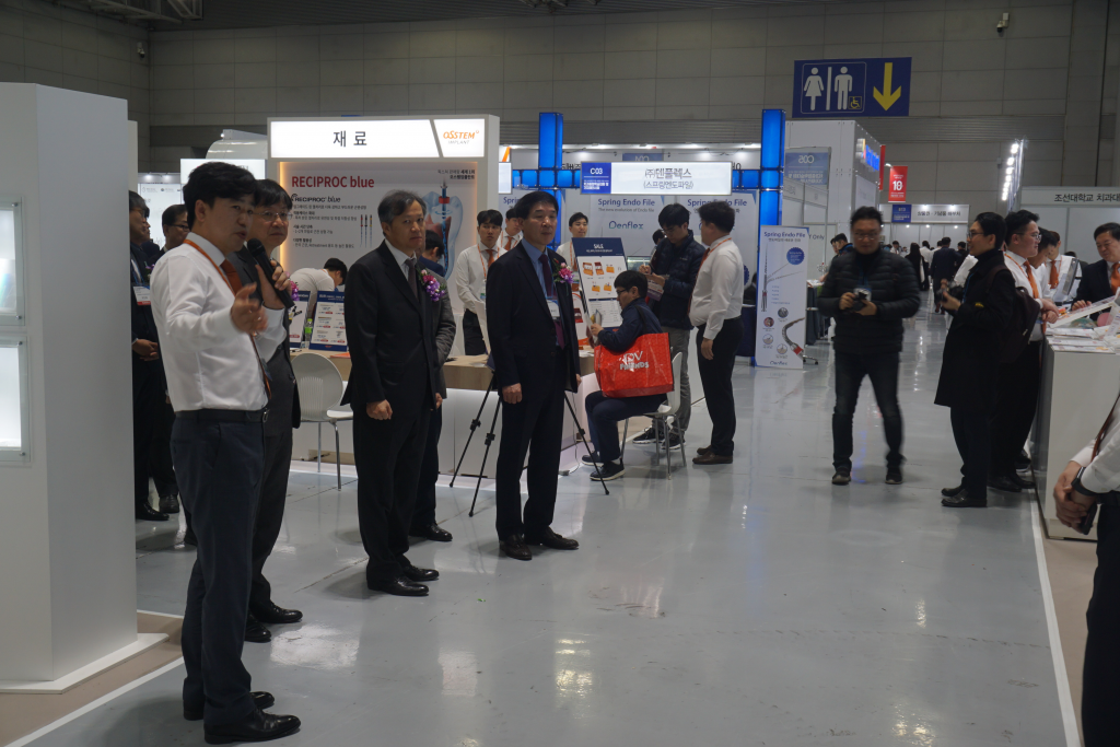 2019 치과종합학술대회 및 기자재전시회 개막식 개최 첨부파일 : 1574816255.jpg