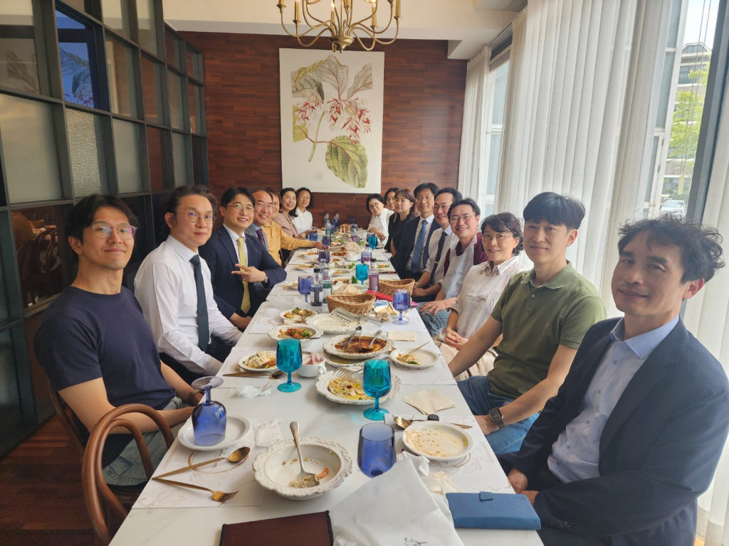 2026년 제43회 치과알림회 행사 참석 첨부파일 : 1778743605.jpg