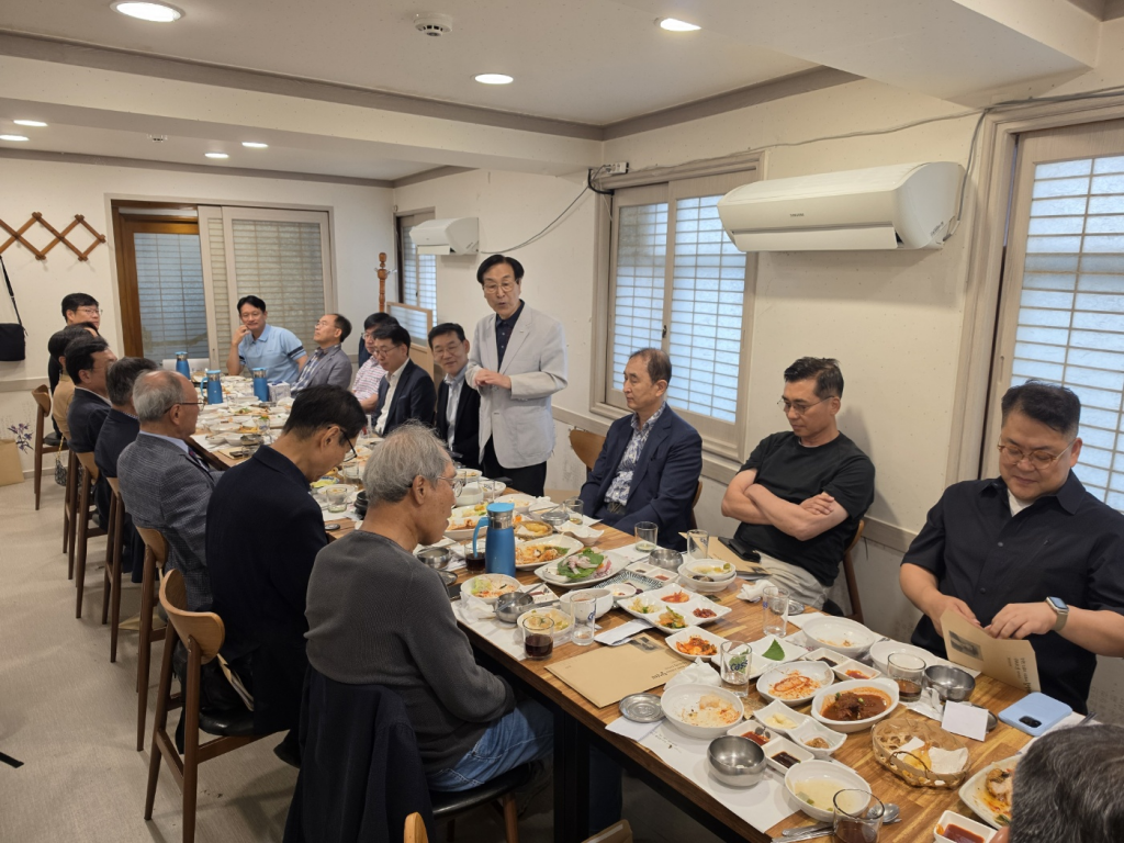 고문단 초청 간담회 개최 첨부파일 : 1783043275.jpg